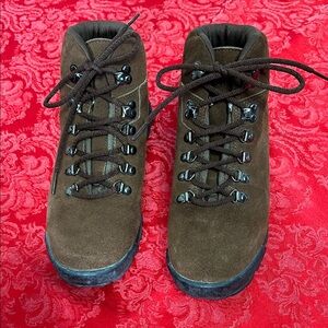 Merrell Hiking Boots Women’s 7.5 Brown Suede Air Cushion Lace Up Outdoor